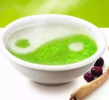 【荷叶绿豆粥:祛暑养生】
